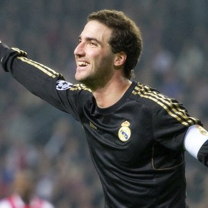 kaiyun入口-内马尔帽子戏法再度闪耀，热刺后防线溃不成堤，内马尔三箭穿心，热刺防线土崩瓦解