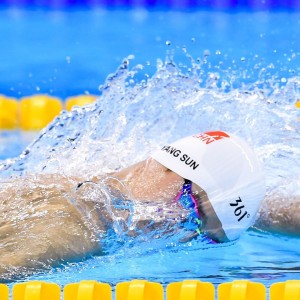 开云体育-老鹰赛场的阴影，穆古鲁扎惊险大胜背后的悬崖时刻，老鹰赛场的阴影，穆古鲁扎惊险大胜背后的悬崖时刻