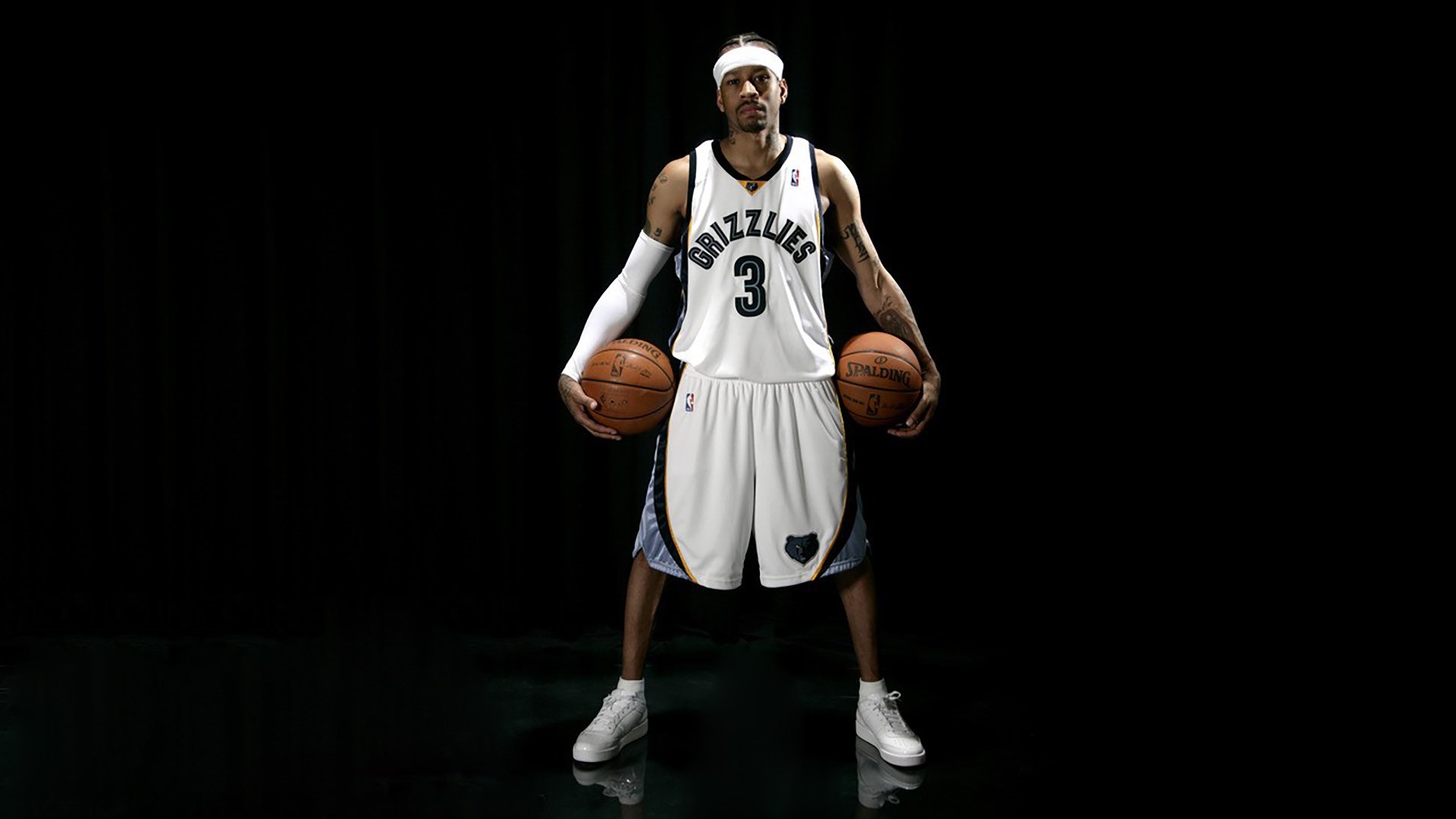 未来战士，从TheShy新星闪耀到雄鹿新纪元的竞技启示录，从TheShy的星辰到雄鹿的疆场，跨越电竞与体育的破壁新纪元