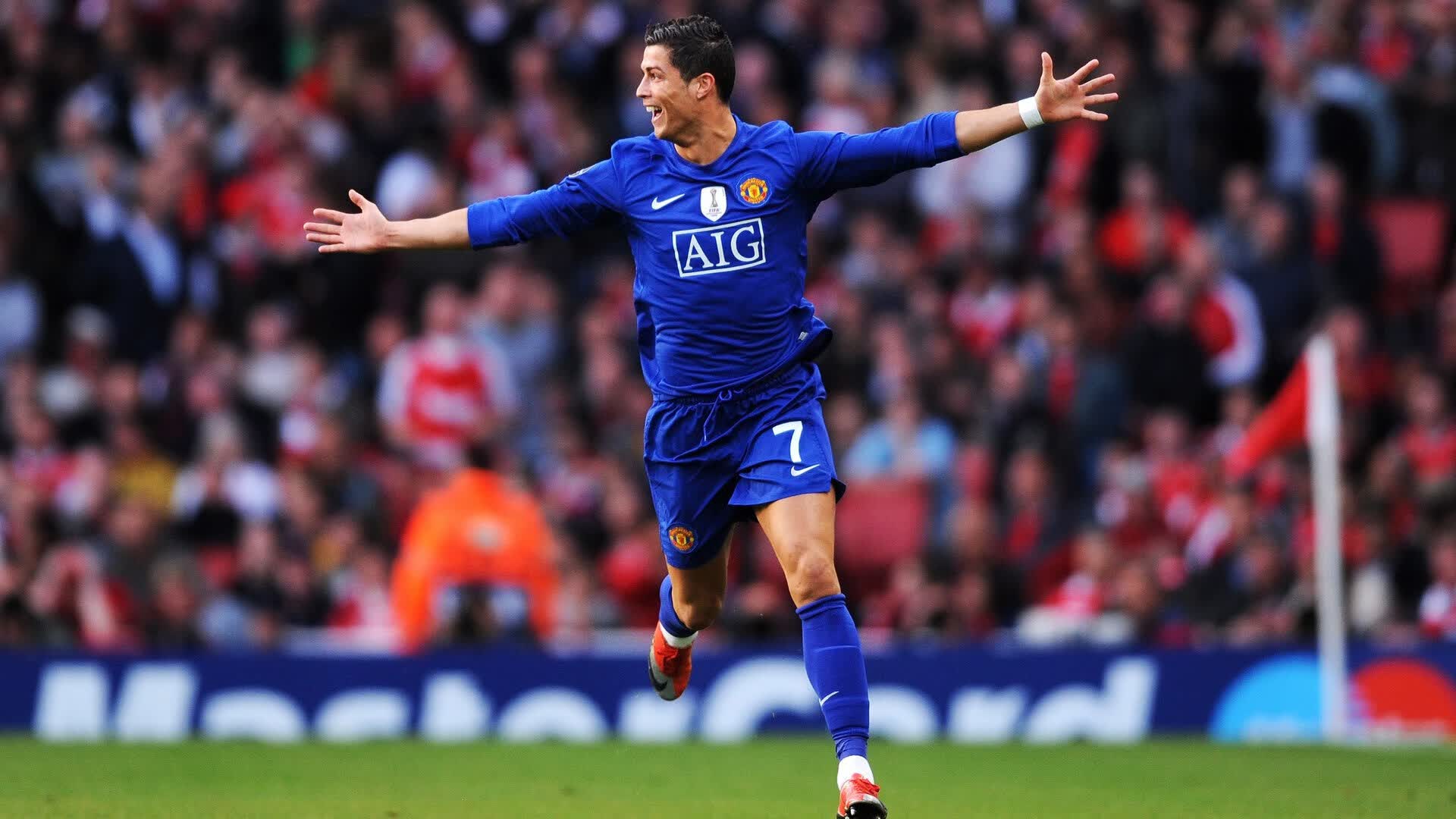 波尔图破荒夜与拜仁球迷的千人大合唱，足球的激情，从未如此纯粹，波尔图破荒夜与拜仁球迷千人大合唱，足球最纯粹的激情时刻